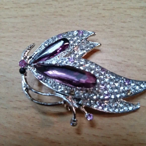 Butterfly Purple Rhinestone and Crystal Rhinestones Brooch - Picture 3 of 7